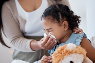 Simple Saline Drops Might Help Kids’ Colds